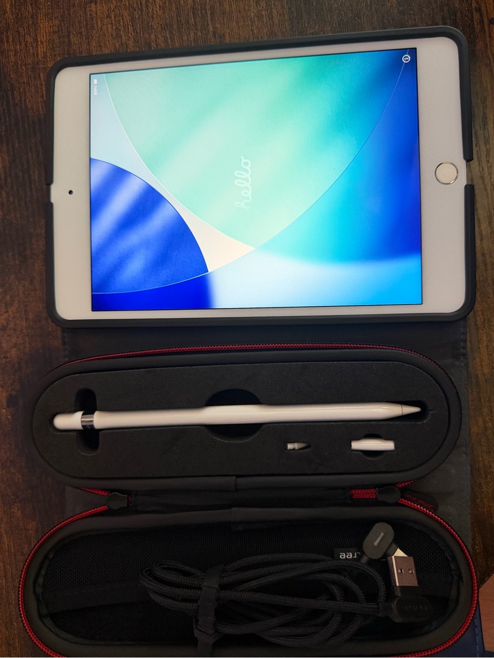Apple iPad with White Front & Gray Case + White Stylus - Tablet Accessory Bundle